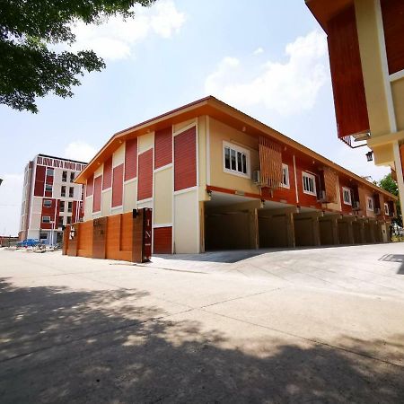 Triple Trees Hotel Pathum Thani Exterior foto
