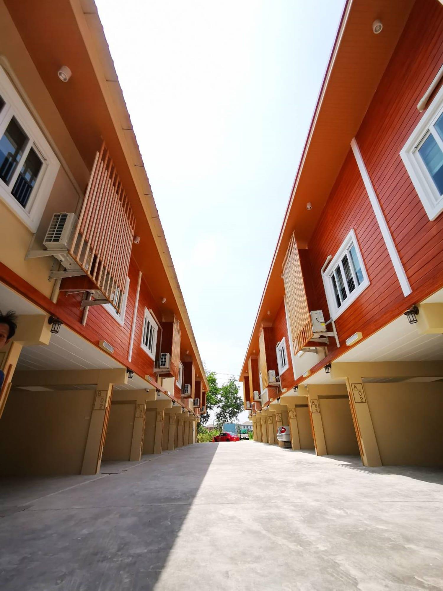 Triple Trees Hotel Pathum Thani Exterior foto